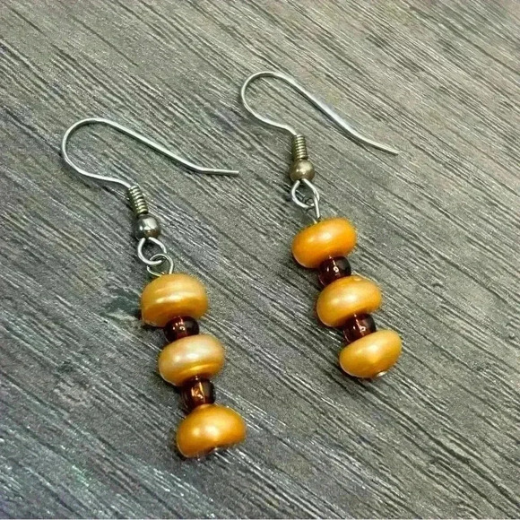 Vintage Silver Tone Peachy Orange and Red Beads Dangle Earrings - Picture 2 of 2